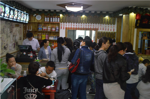 瑞霞老砂锅居耀景街店新店开业生意火爆!!!(图5) 瑞霞老砂锅居耀景街店新店开业生意火爆!!!(图5)