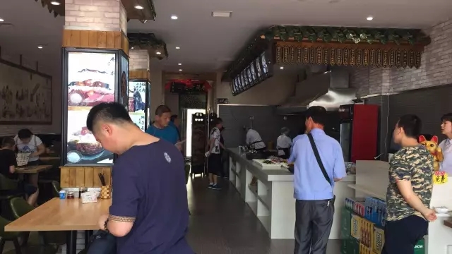 瑞霞老砂锅居哈西店新店生意火爆!!!(图2) 瑞霞老砂锅居哈西店新店生意火爆!!!(图2)